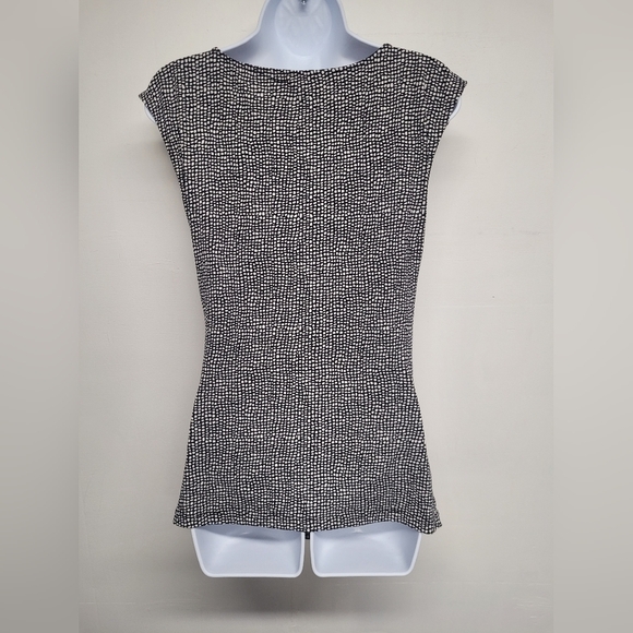 Chaus M Slinky Stretch Cowl Neck Top Gathered Sides Sleeveless - Picture 2 of 3